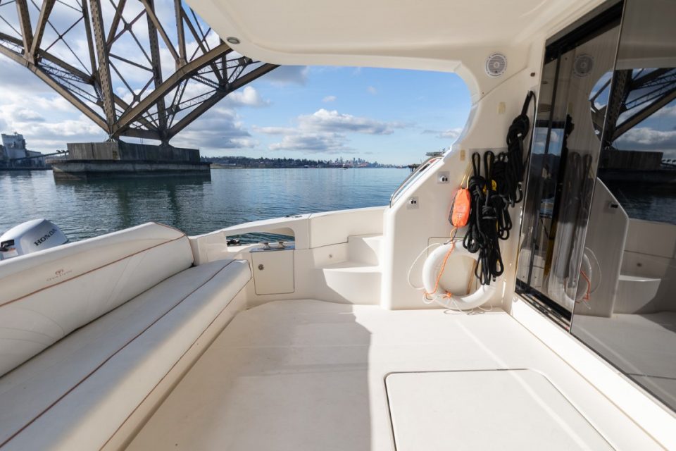 2009 Silverton 52 Ovation