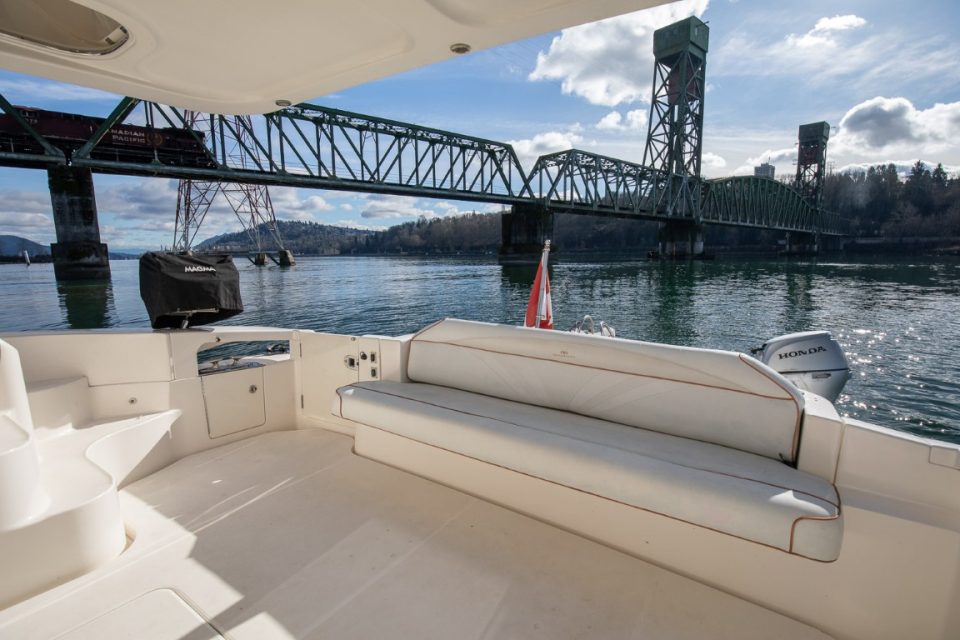 2009 Silverton 52 Ovation