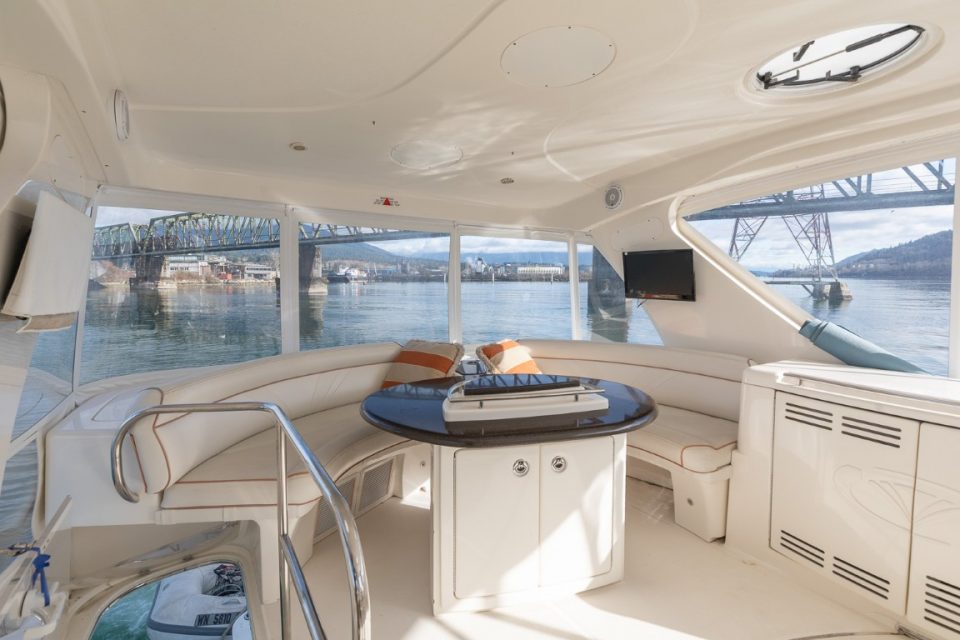 2009 Silverton 52 Ovation