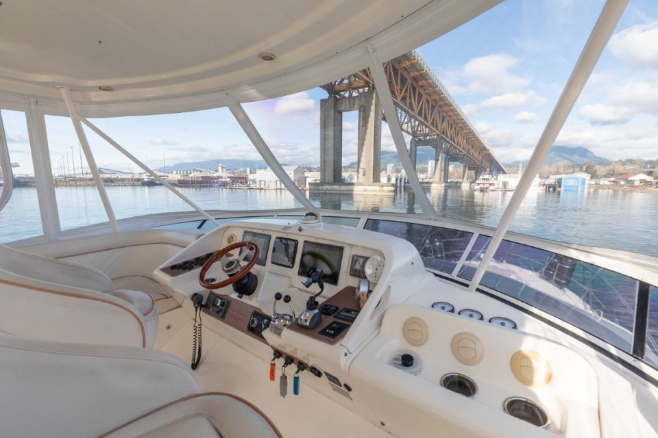 2009 Silverton 52 Ovation