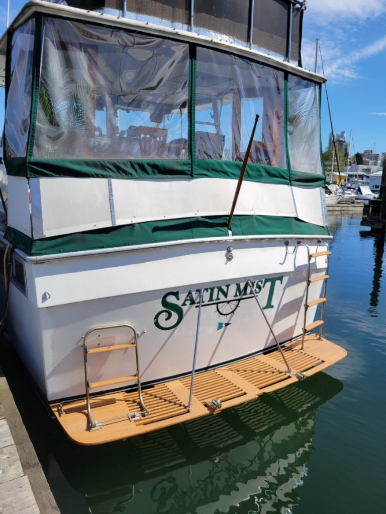 1977 Pacemaker Motor Yacht