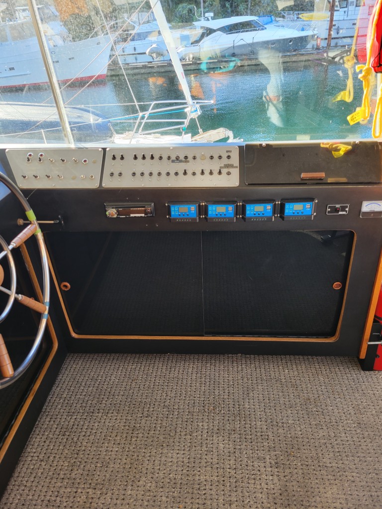 1977 Pacemaker Motor Yacht