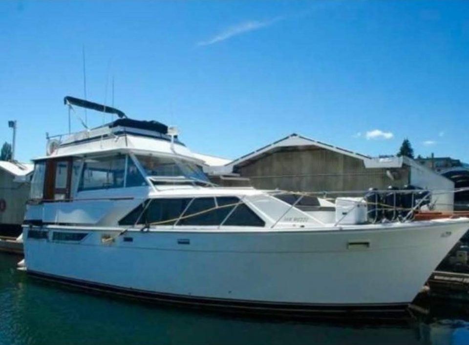 1977 Pacemaker Motor Yacht