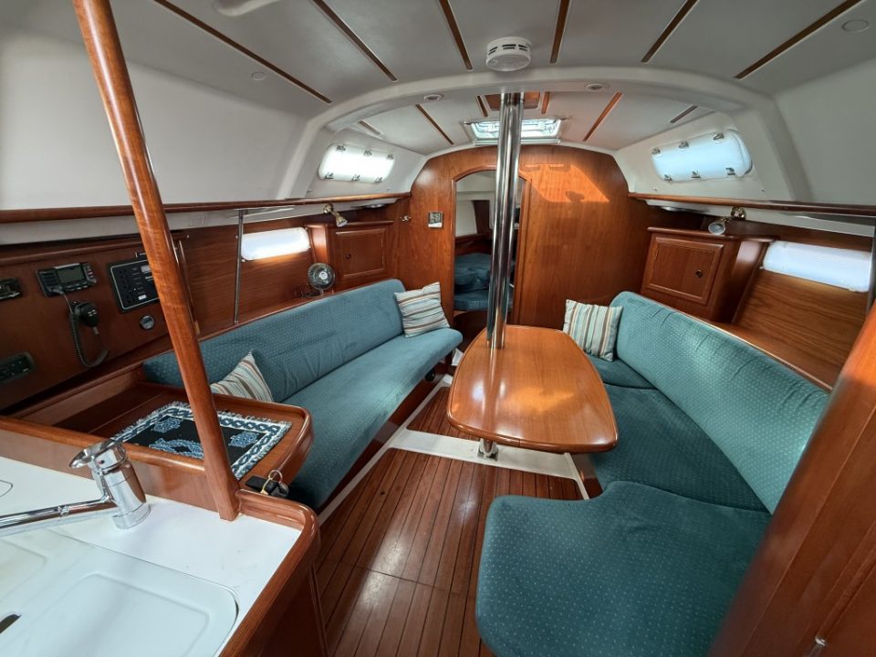 2001 Beneteau Oceanis 331