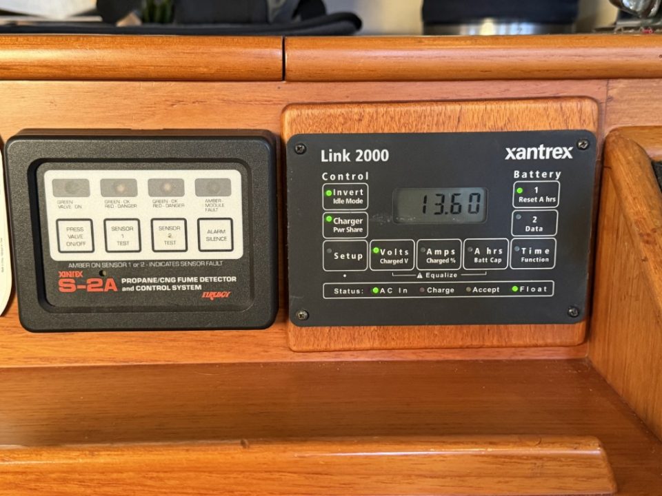 1969 Grand Banks Classic 42