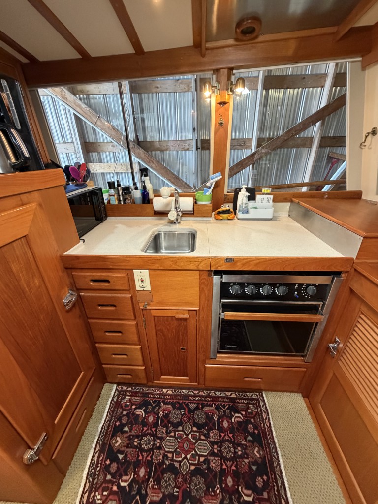 1969 Grand Banks Classic 42