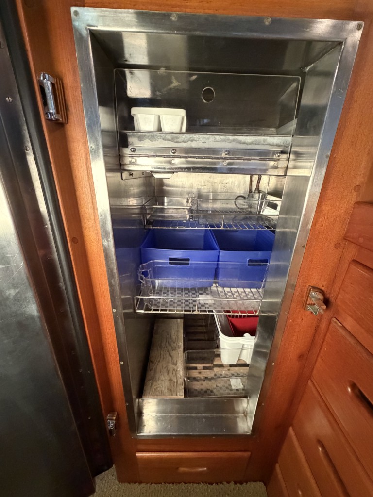 1969 Grand Banks Classic 42