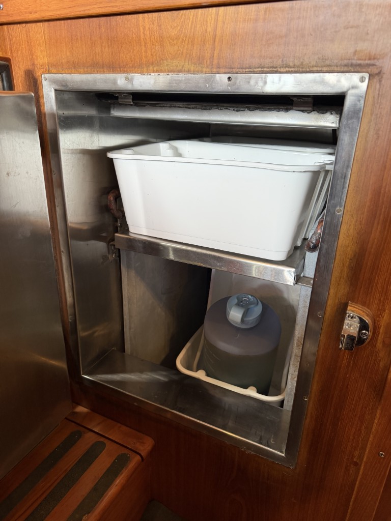 1969 Grand Banks Classic 42