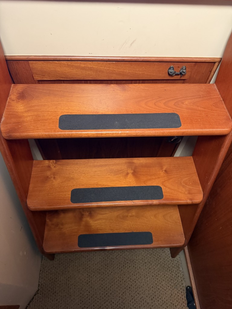 1969 Grand Banks Classic 42