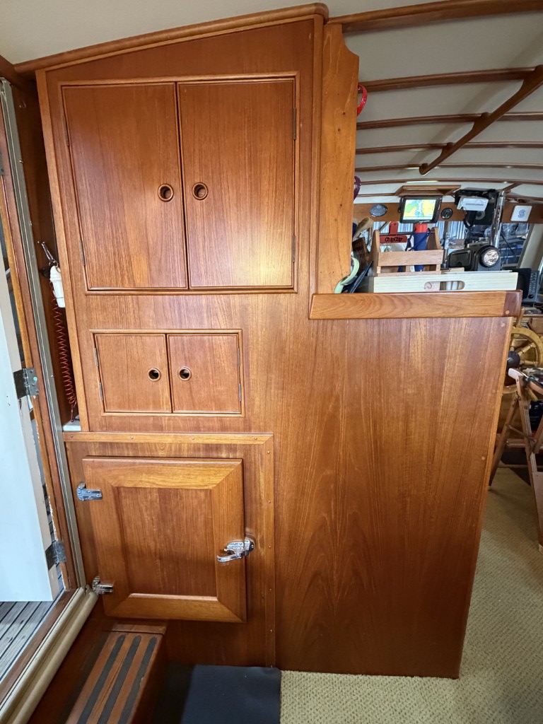 1969 Grand Banks Classic 42