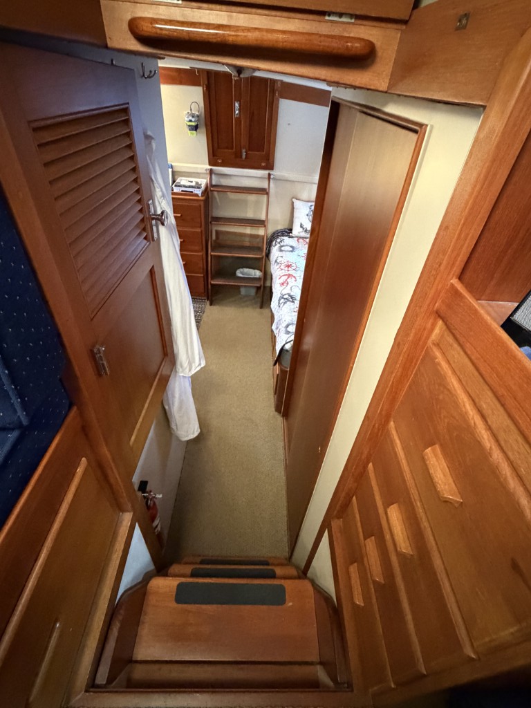 1969 Grand Banks Classic 42