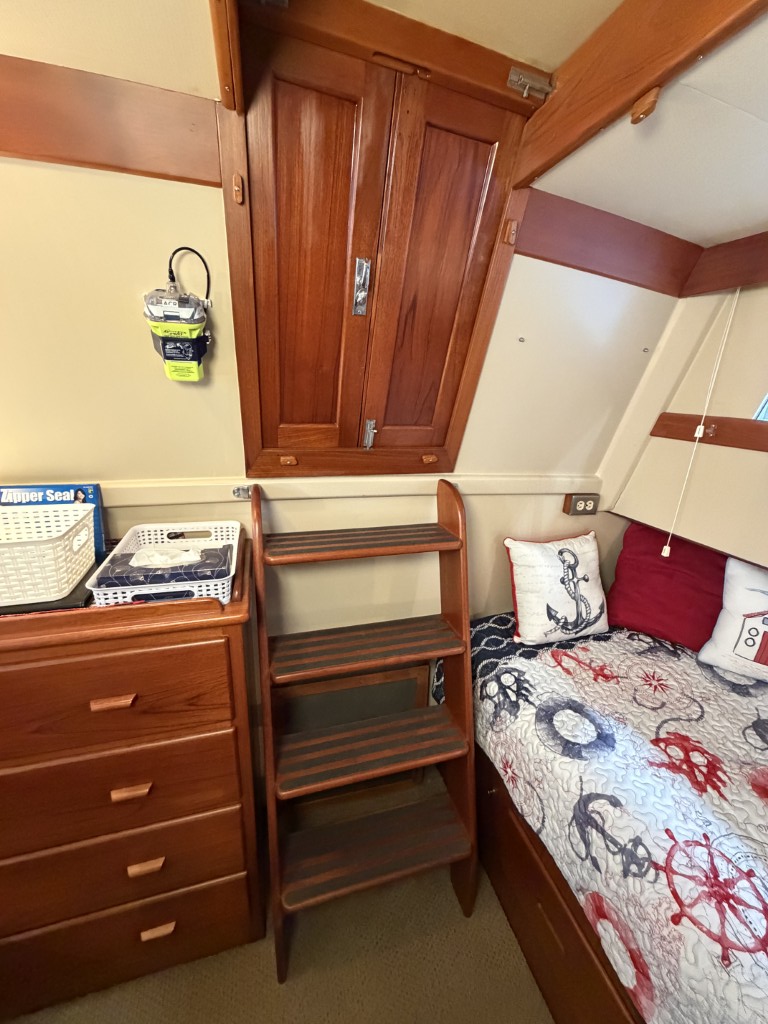 1969 Grand Banks Classic 42