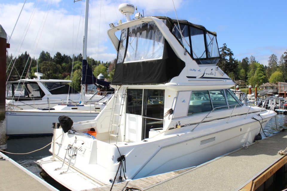 1995 Sea Ray 370 Sport Sedan