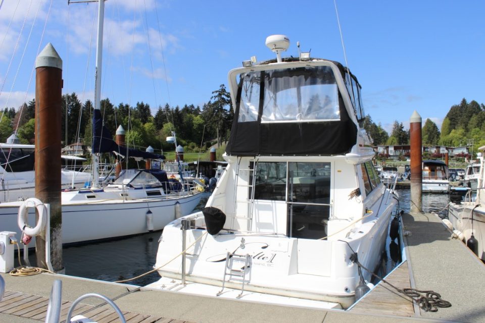 1995 Sea Ray 370 Sport Sedan