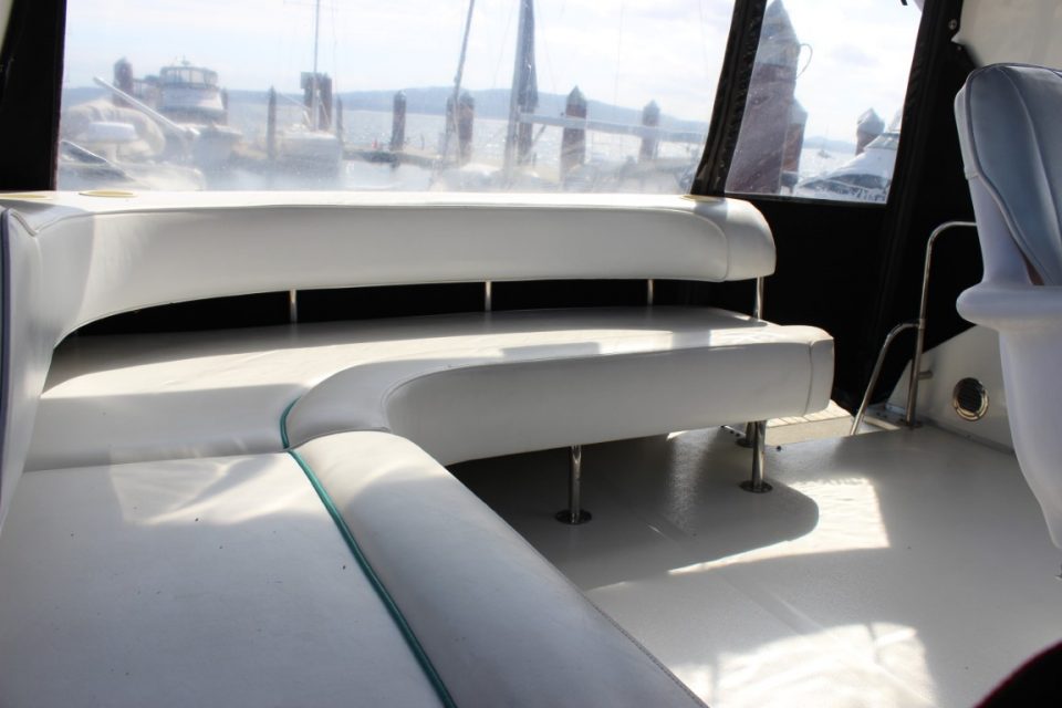 1995 Sea Ray 370 Sport Sedan