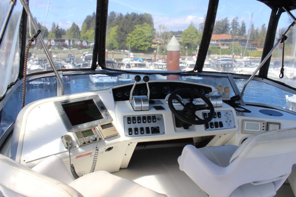 1995 Sea Ray 370 Sport Sedan