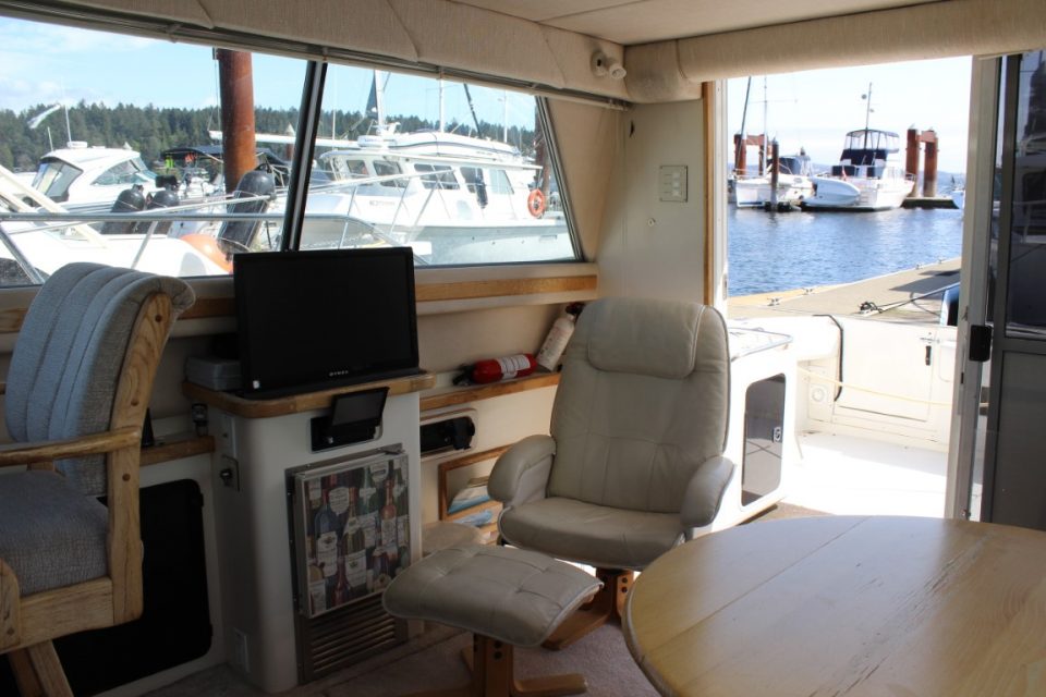 1995 Sea Ray 370 Sport Sedan