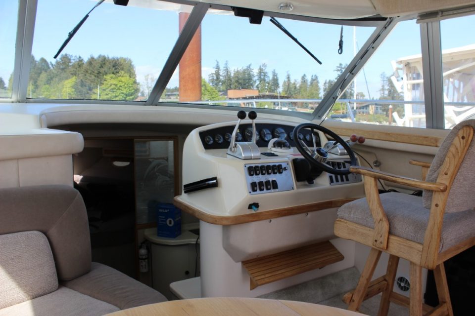 1995 Sea Ray 370 Sport Sedan