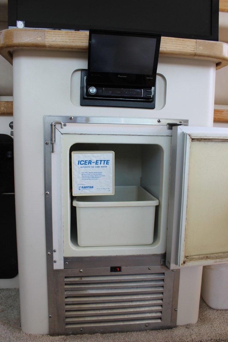 1995 Sea Ray 370 Sport Sedan