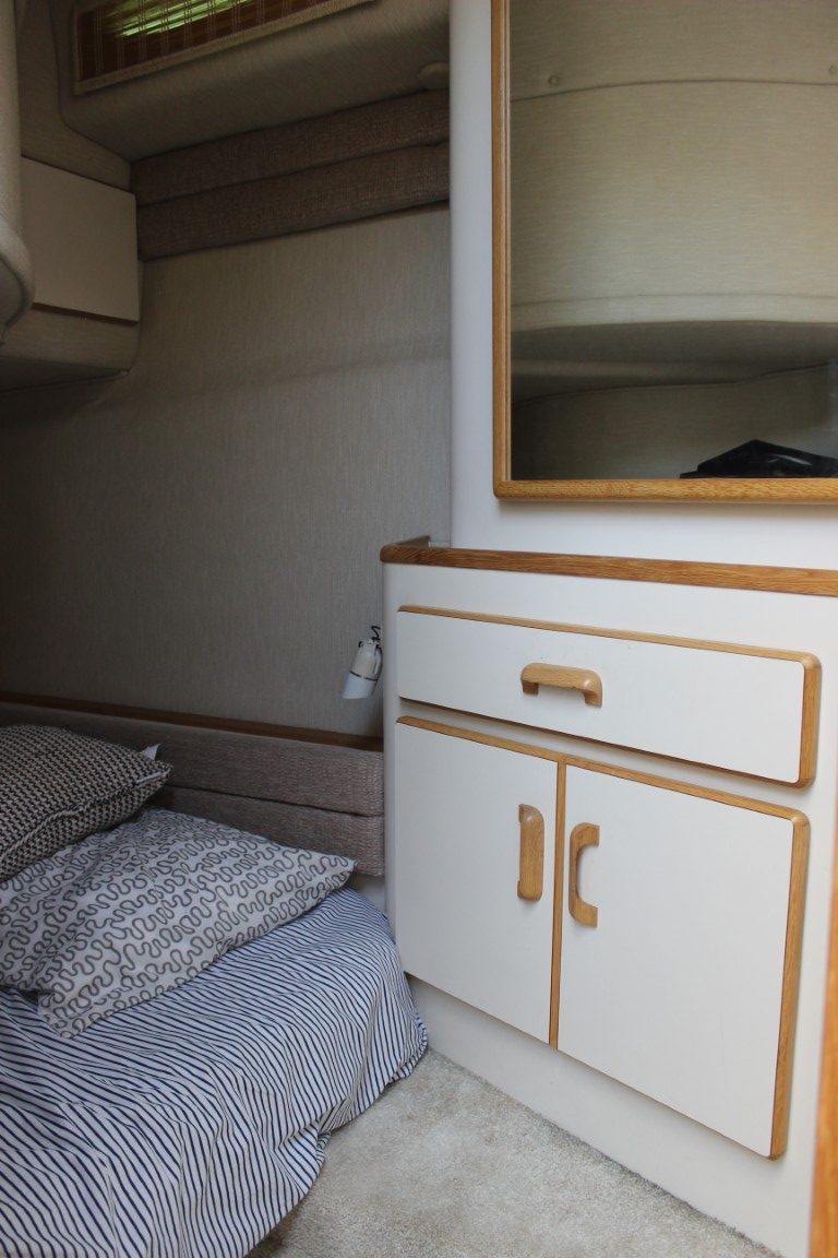 1995 Sea Ray 370 Sport Sedan