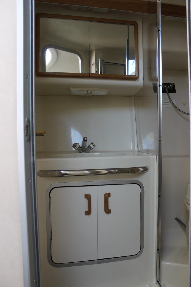 1995 Sea Ray 370 Sport Sedan