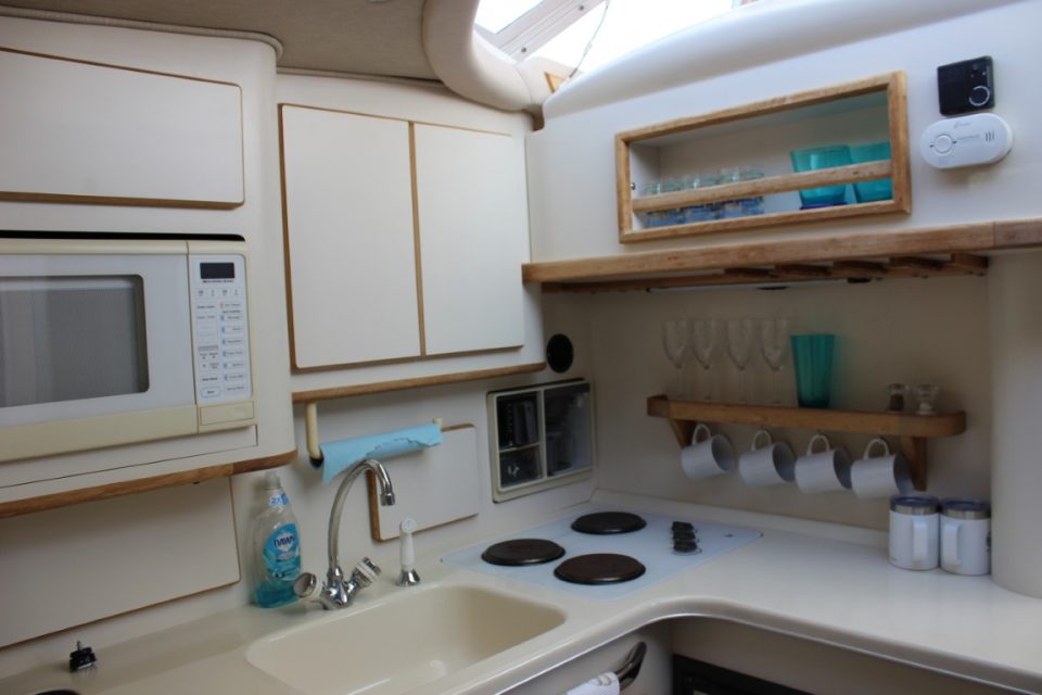 1995 Sea Ray 370 Sport Sedan