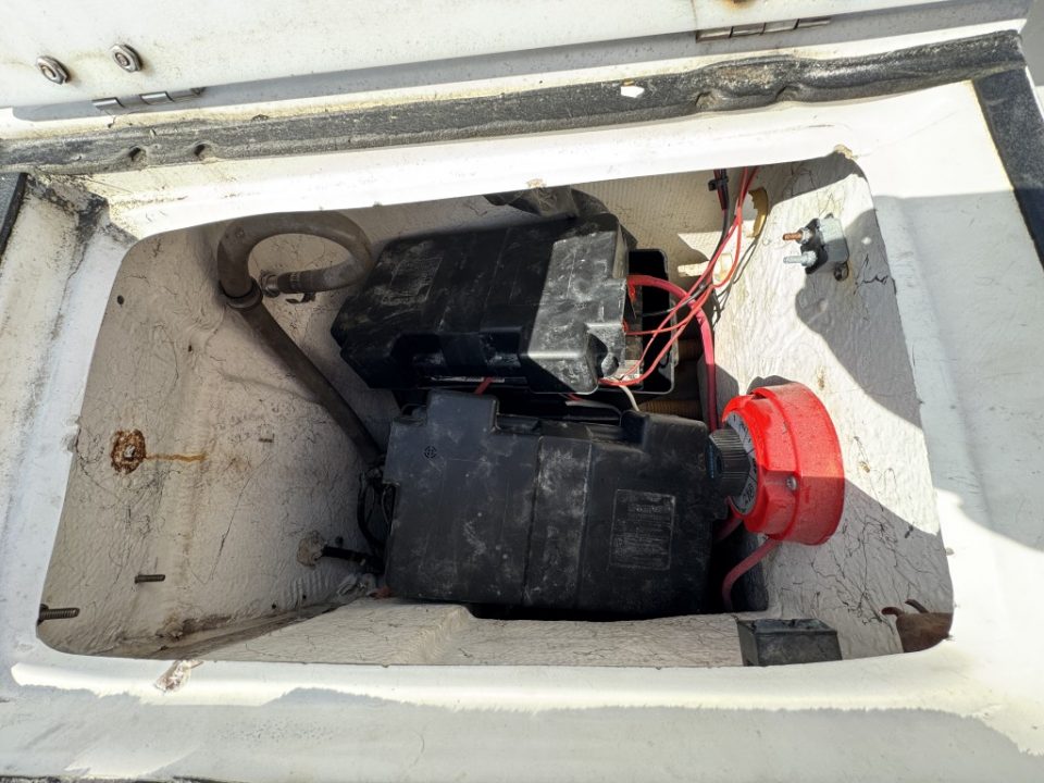 1990 Bayliner 2302 Trophy Walkaround