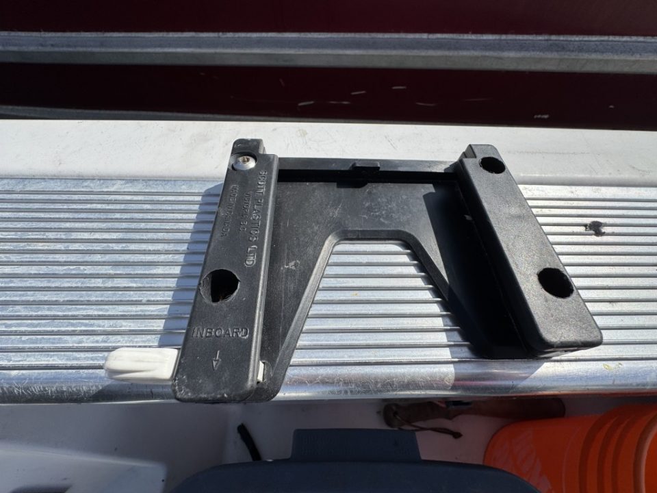 1990 Bayliner 2302 Trophy Walkaround