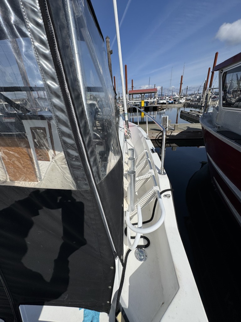 1990 Bayliner 2302 Trophy Walkaround