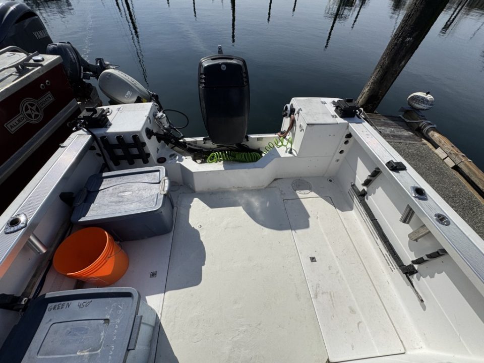 1990 Bayliner 2302 Trophy Walkaround