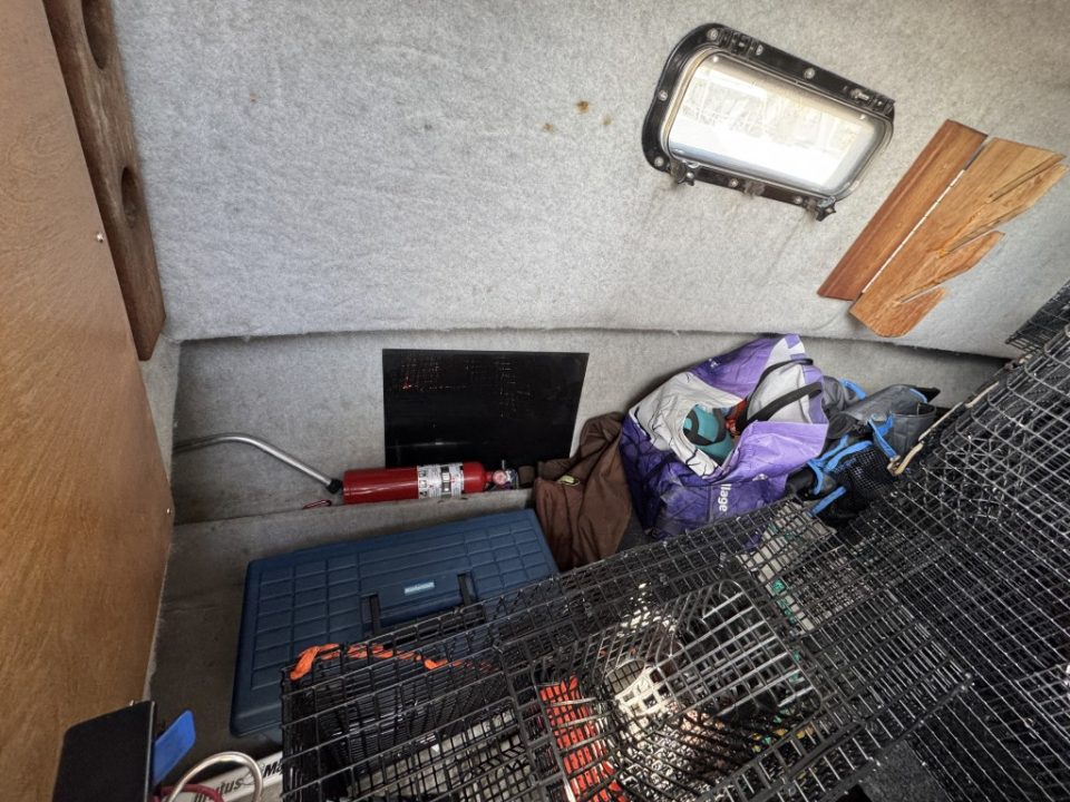 1990 Bayliner 2302 Trophy Walkaround