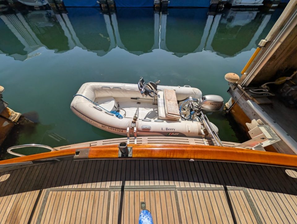 1969 Grand Banks Classic 42