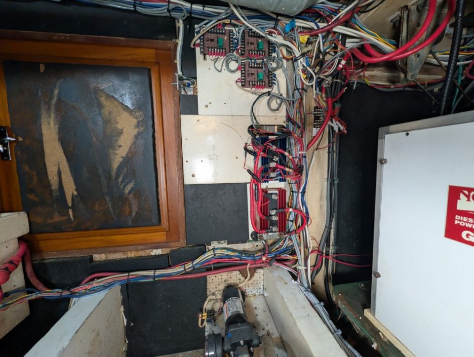 1969 Grand Banks Classic 42