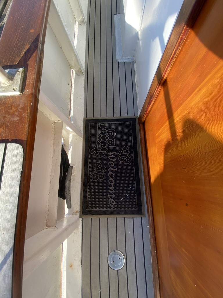 1984 Whal 55′ Tricabin