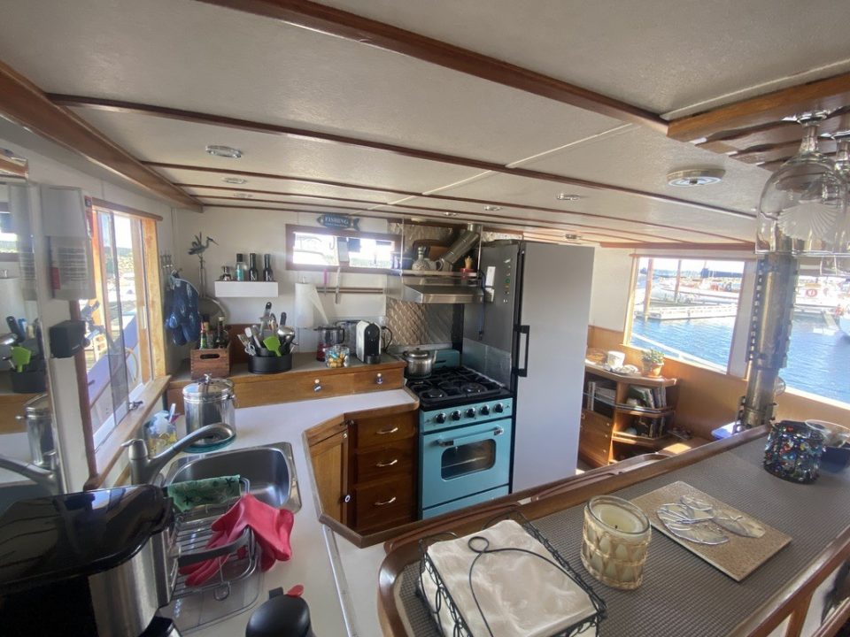 1984 Whal 55′ Tricabin