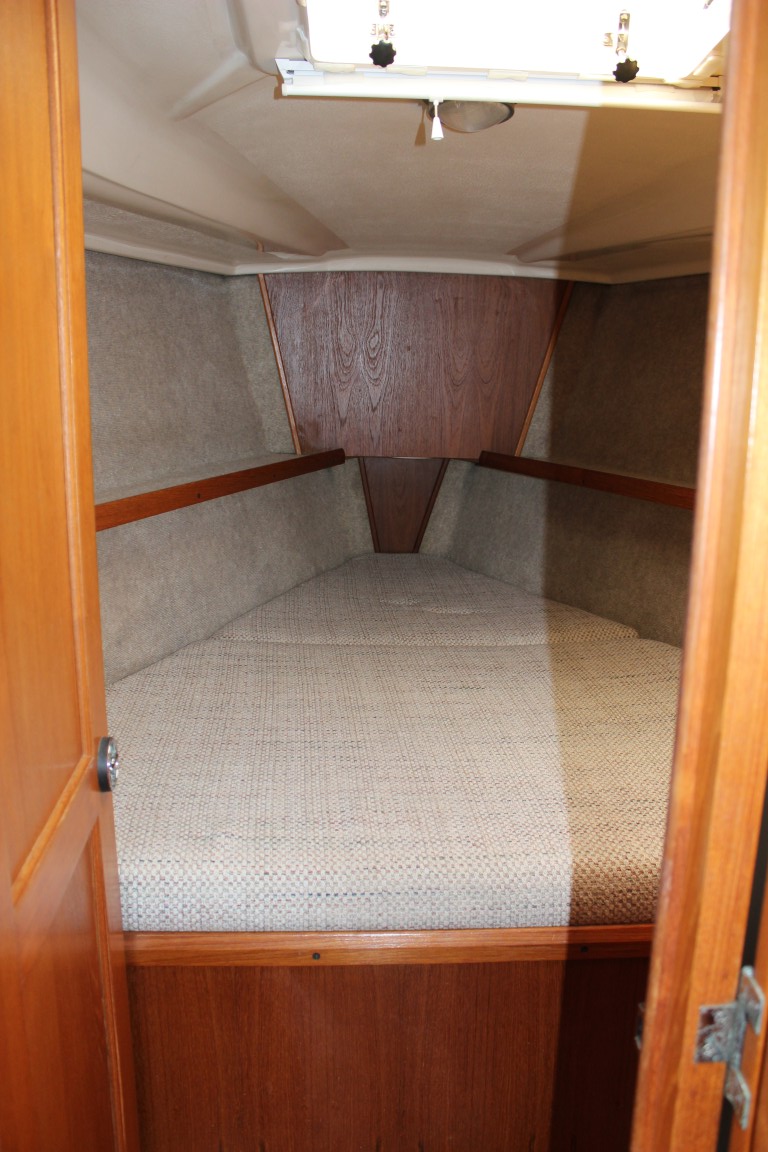 1988 Hunter 33.5 Sloop