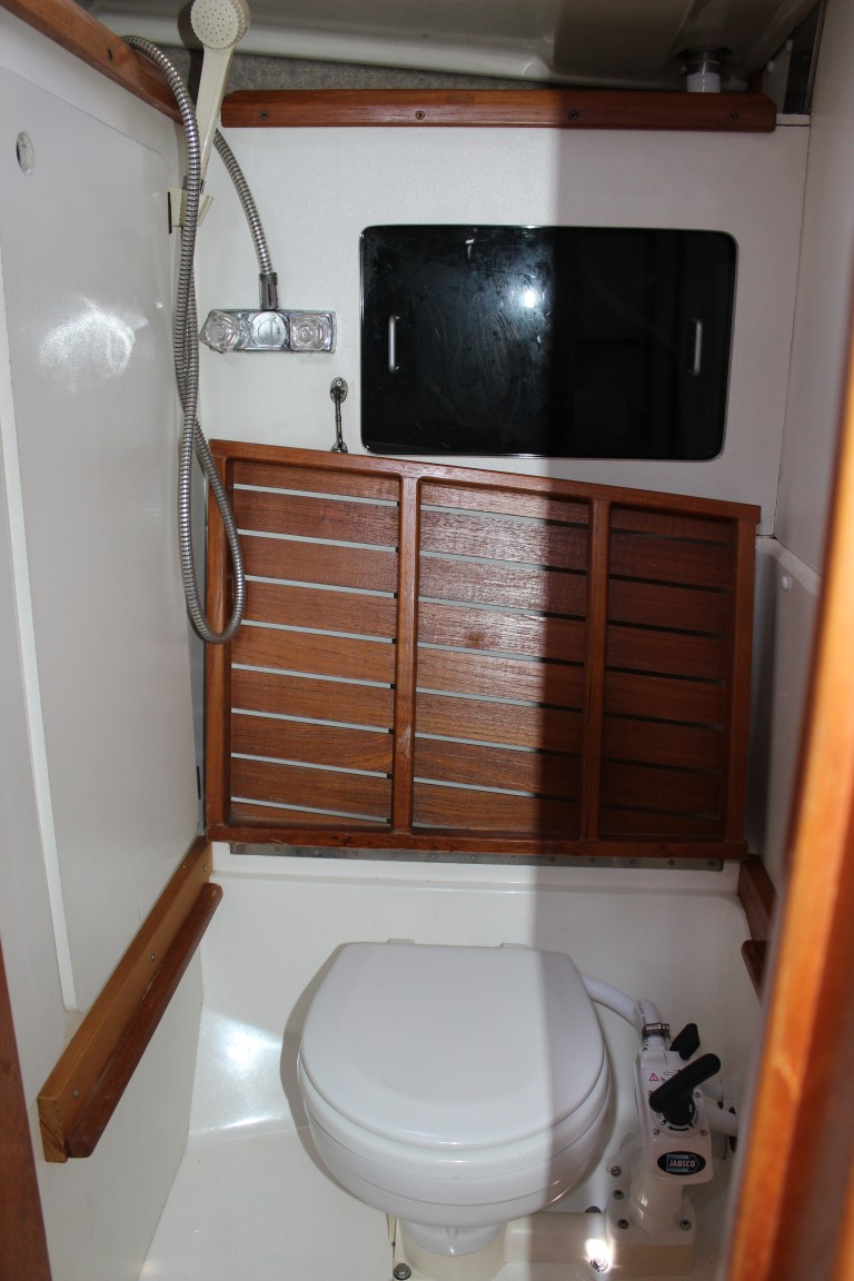 1988 Hunter 33.5 Sloop