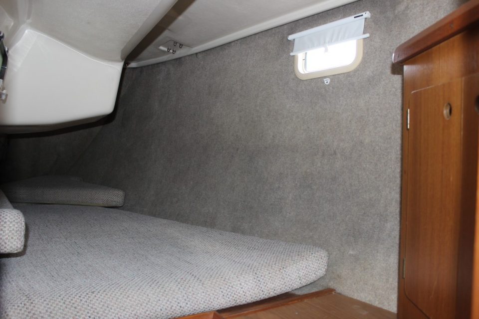 1988 Hunter 33.5 Sloop