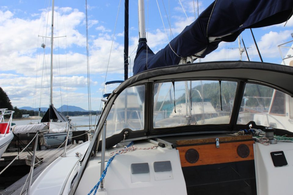 1988 Hunter 33.5 Sloop