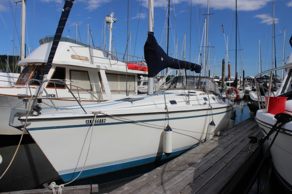 1988 Hunter 33.5 Sloop