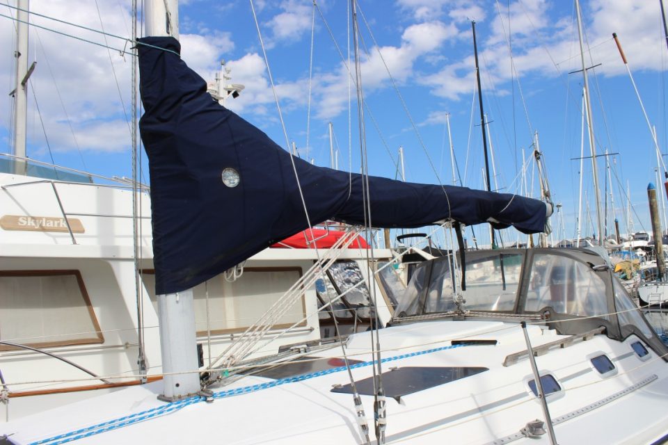 1988 Hunter 33.5 Sloop