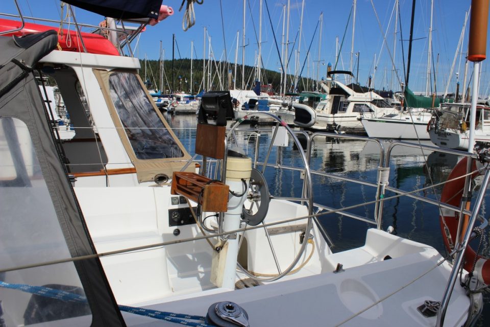 1988 Hunter 33.5 Sloop