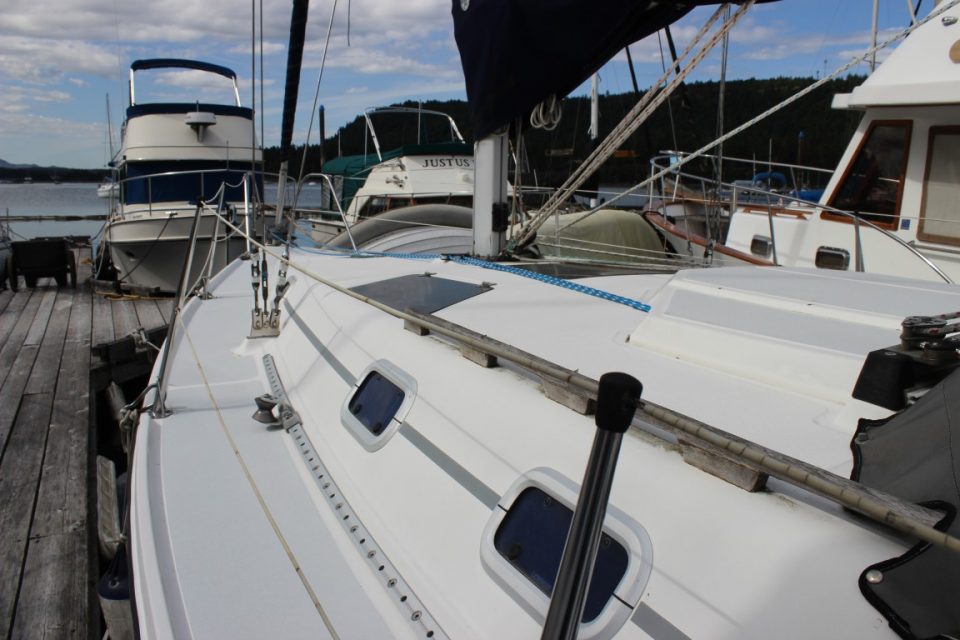 1988 Hunter 33.5 Sloop