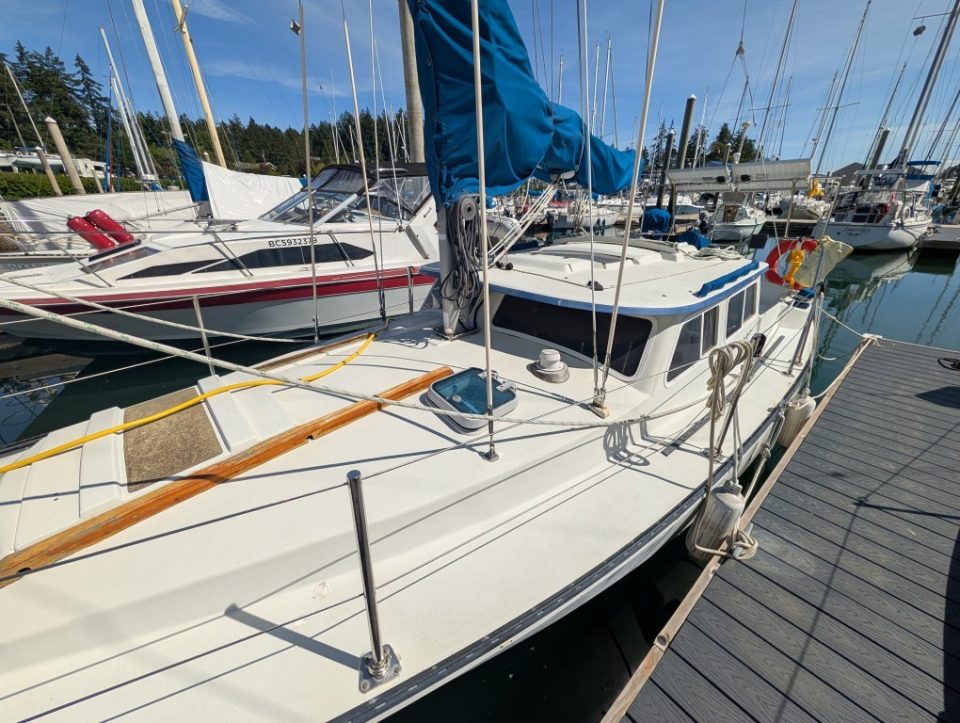 1986 Gulf 29 Pilothouse