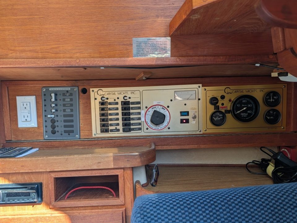 1986 Gulf 29 Pilothouse