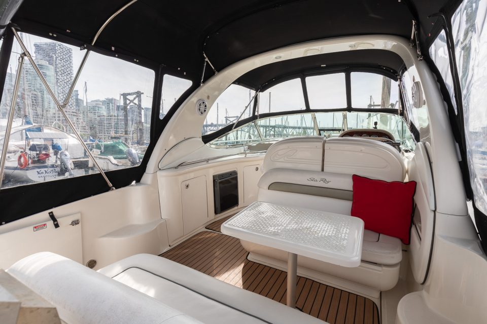 2006 Sea Ray 300 Sundancer