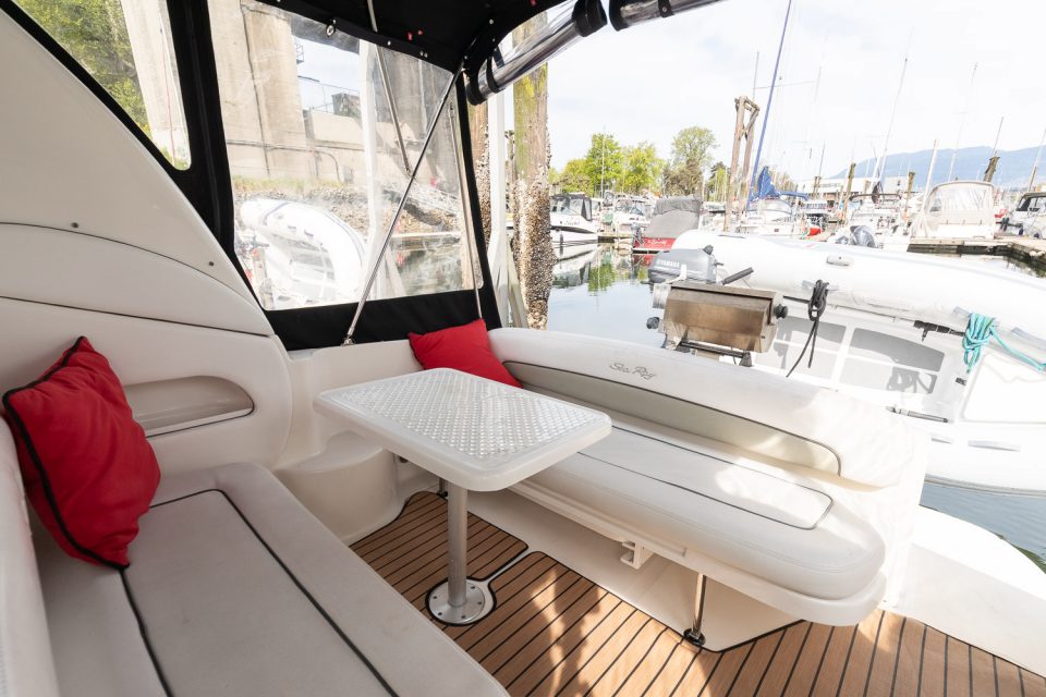 2006 Sea Ray 300 Sundancer