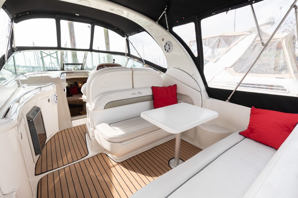 2006 Sea Ray 300 Sundancer