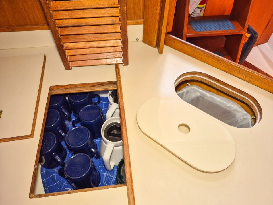 1984 Nonsuch 36