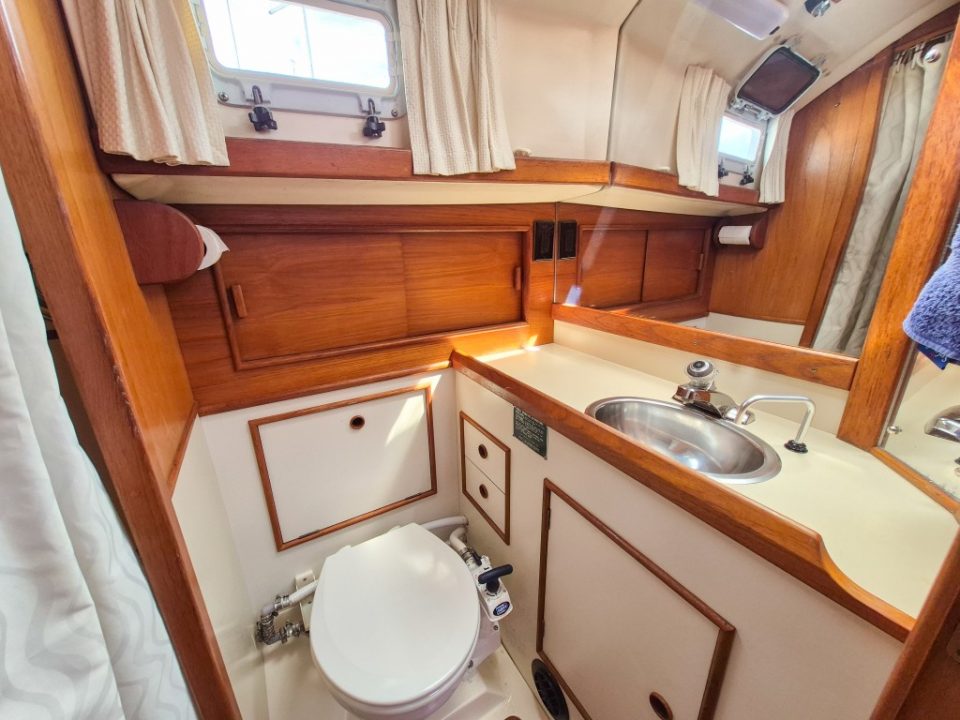 1984 Nonsuch 36